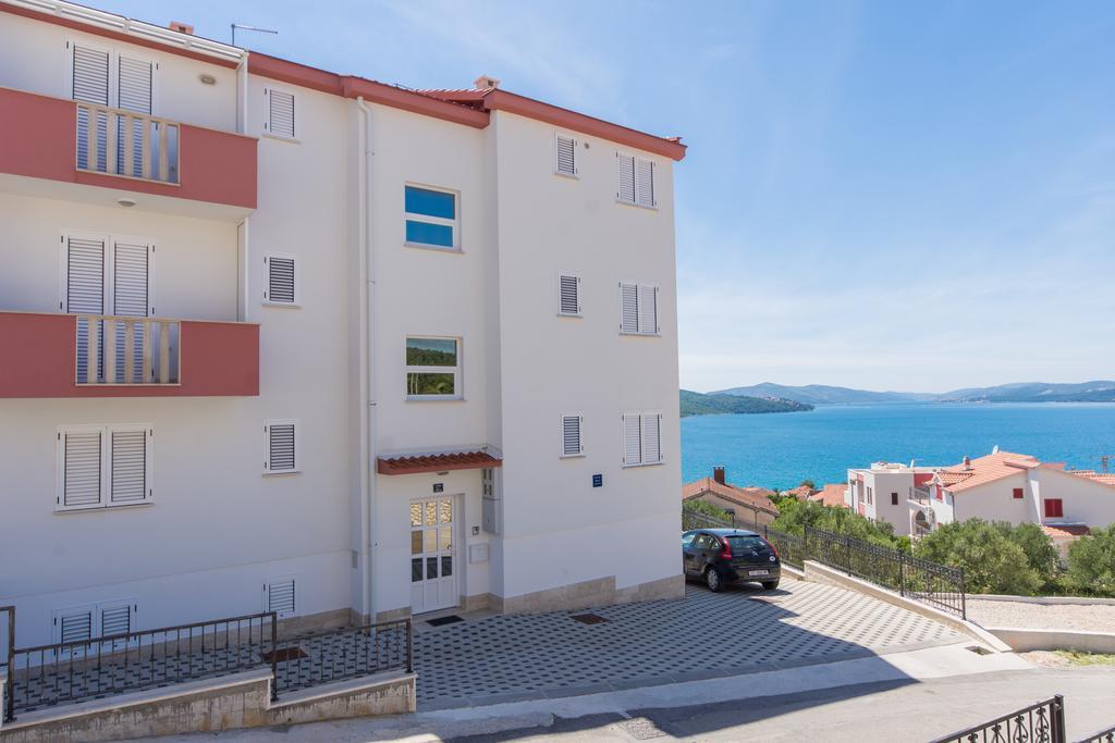 Apartment Ljuba Trogir Bagian luar foto