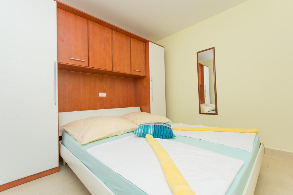 Apartment Ljuba Trogir Bagian luar foto